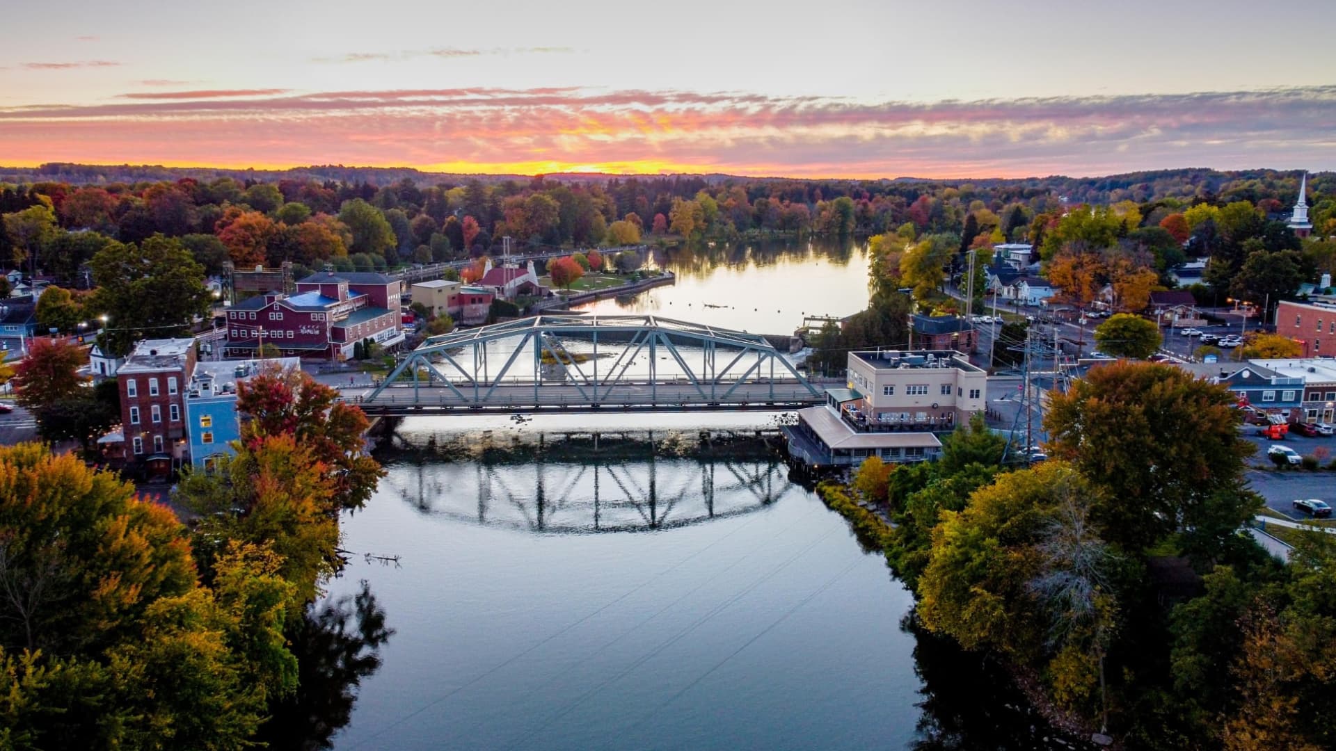 Professional Lawn Treatment in Baldwinsville, NY - Emerald Lawn Care